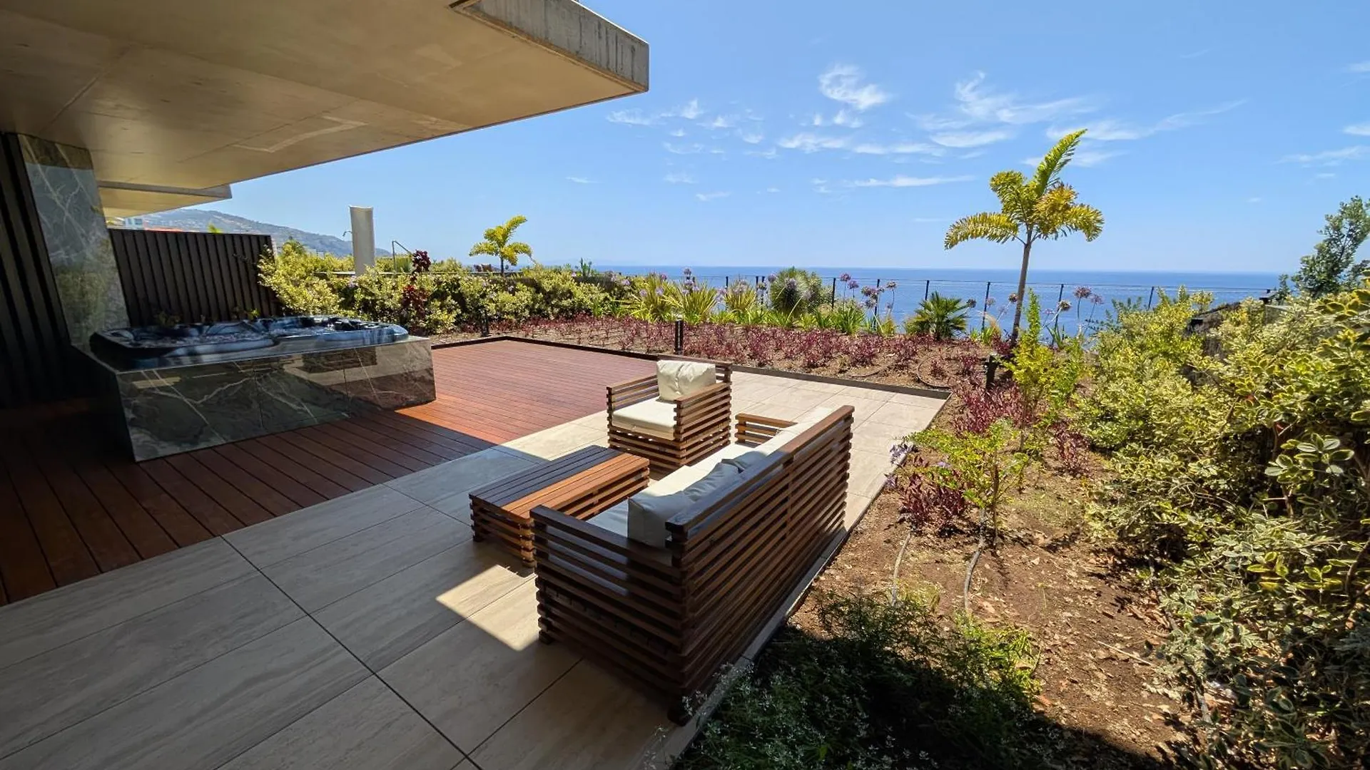 Savoy Residence One Bedroom With Jaccuzzi - Style And Sophistication Φουνκάλ 0*,  Πορτογαλία