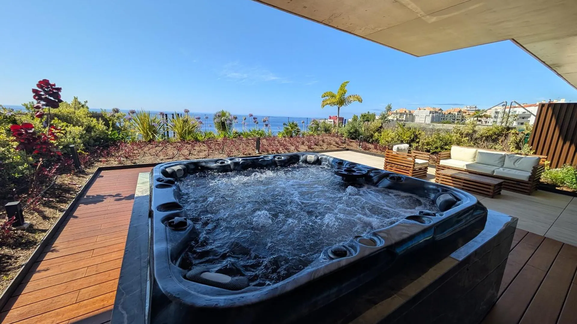 Savoy Residence One Bedroom With Jaccuzzi - Style And Sophistication Φουνκάλ